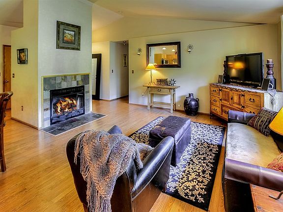 5th image of 15517 66th Avenue Ct NW