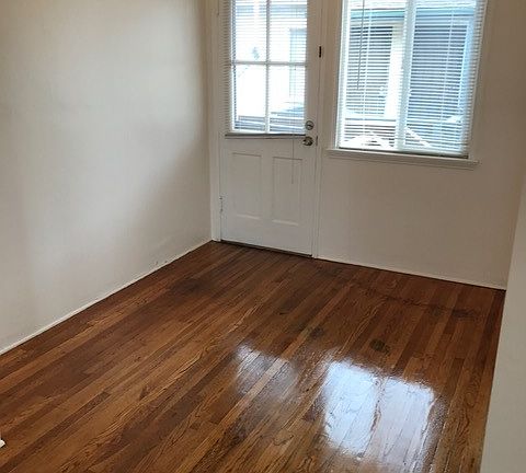 3rd image of 3825 Voltaire St