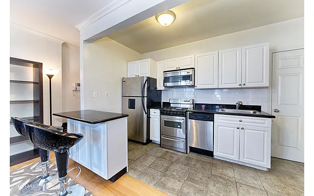 Rented by Douglas Elliman | media 16