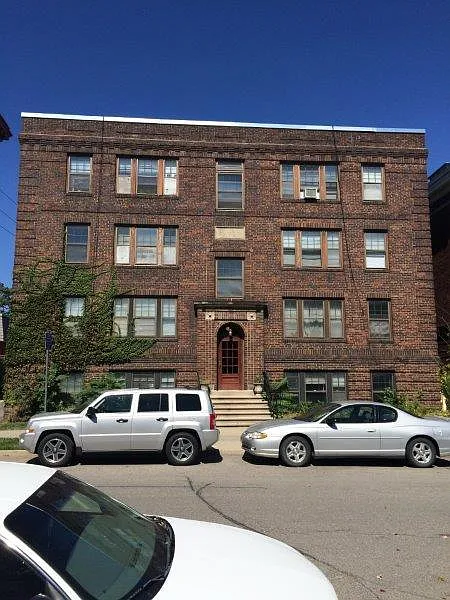 Building Photo - 1711 Pleasant St #2