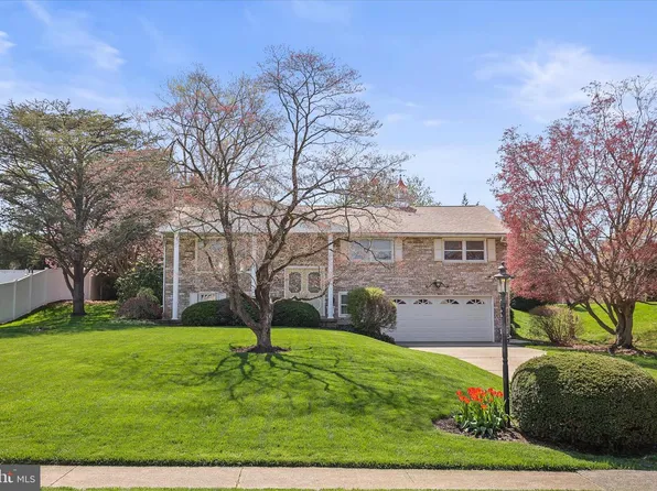 2564 Audlyn Dr, York, PA 17408