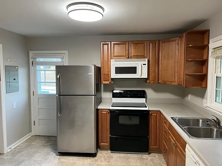 610 Wakeland Dr — Photo 8