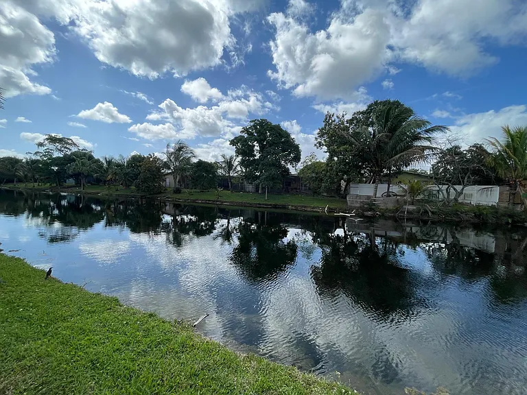 8136 NW 21st Ct — Photo 33