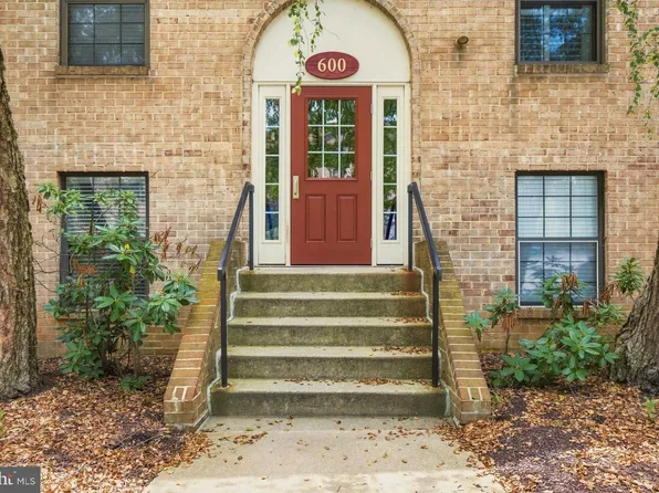 613 Washington Pl #13, Wayne, PA 19087