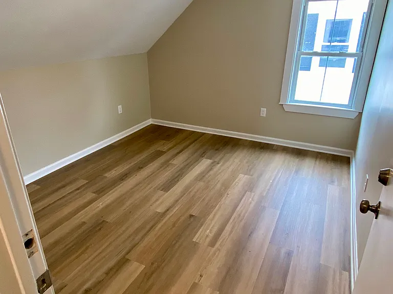 10 Campbell St #B — Photo 11