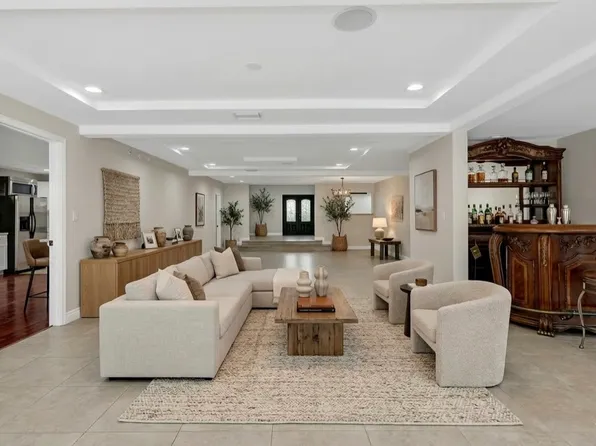 5719 Beckford Ave, Tarzana, CA 91356