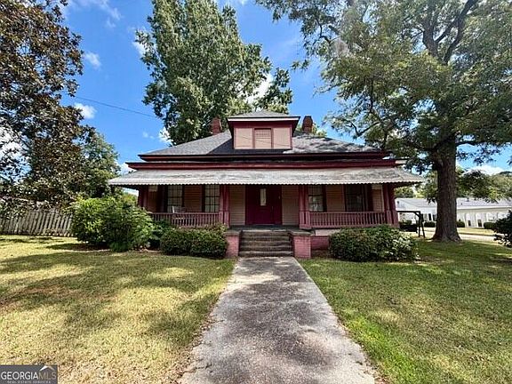 5th image of 302 Smith St