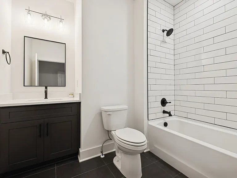 700 N Dupont Ave #310A — Photo 40