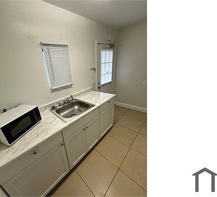 3rd image of 2535 Parkway St Unit 1