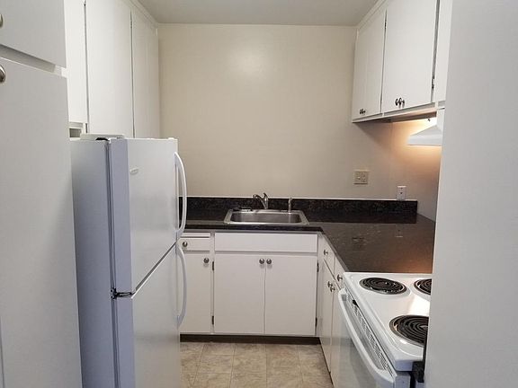 5th image of 491 Courtland Dr APT 9