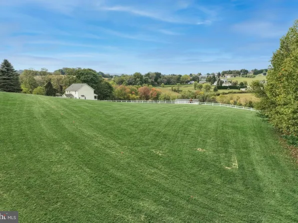 Arnold Rd, Glenville, PA 17329