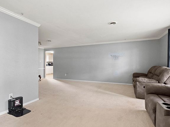 4th image of 3023 Arrowwood Dr