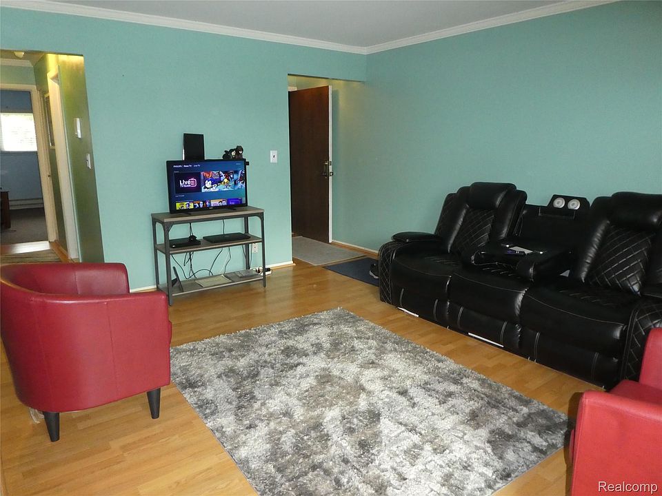 7482 Woodview St Apt 4, photo 4