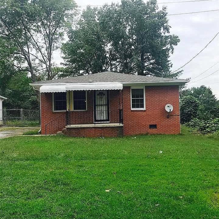 1st image of 137 E Cornwallis Rd