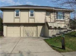 8401 N Atkins Ct, Kansas City, MO 64153