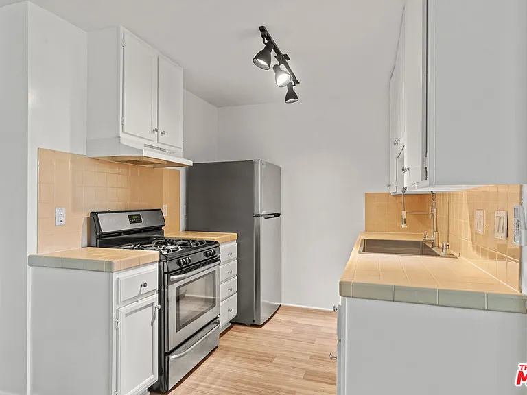 511 Rialto Ave #1 — Photo 11