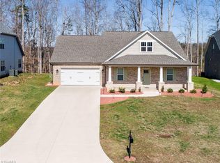421 Meadowfield Run, Clemmons, NC 27012