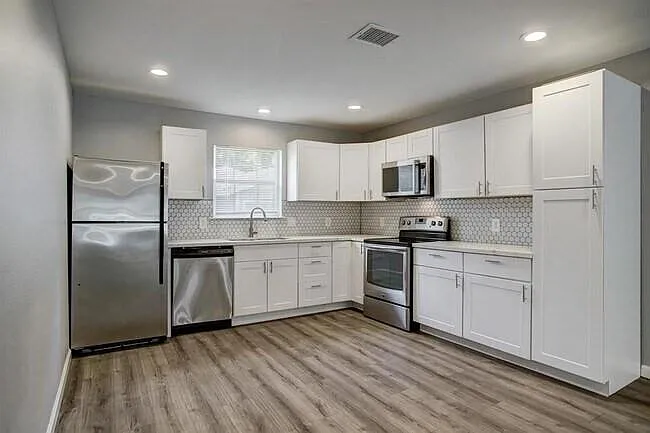 3801 Broyles St — Photo 4