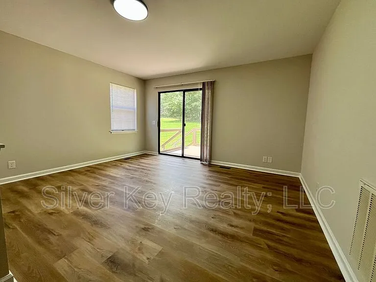 1719 Reed Rd — Photo 33