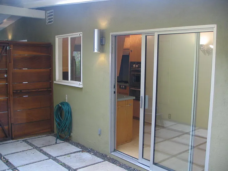 3310 Effie St — Photo 18