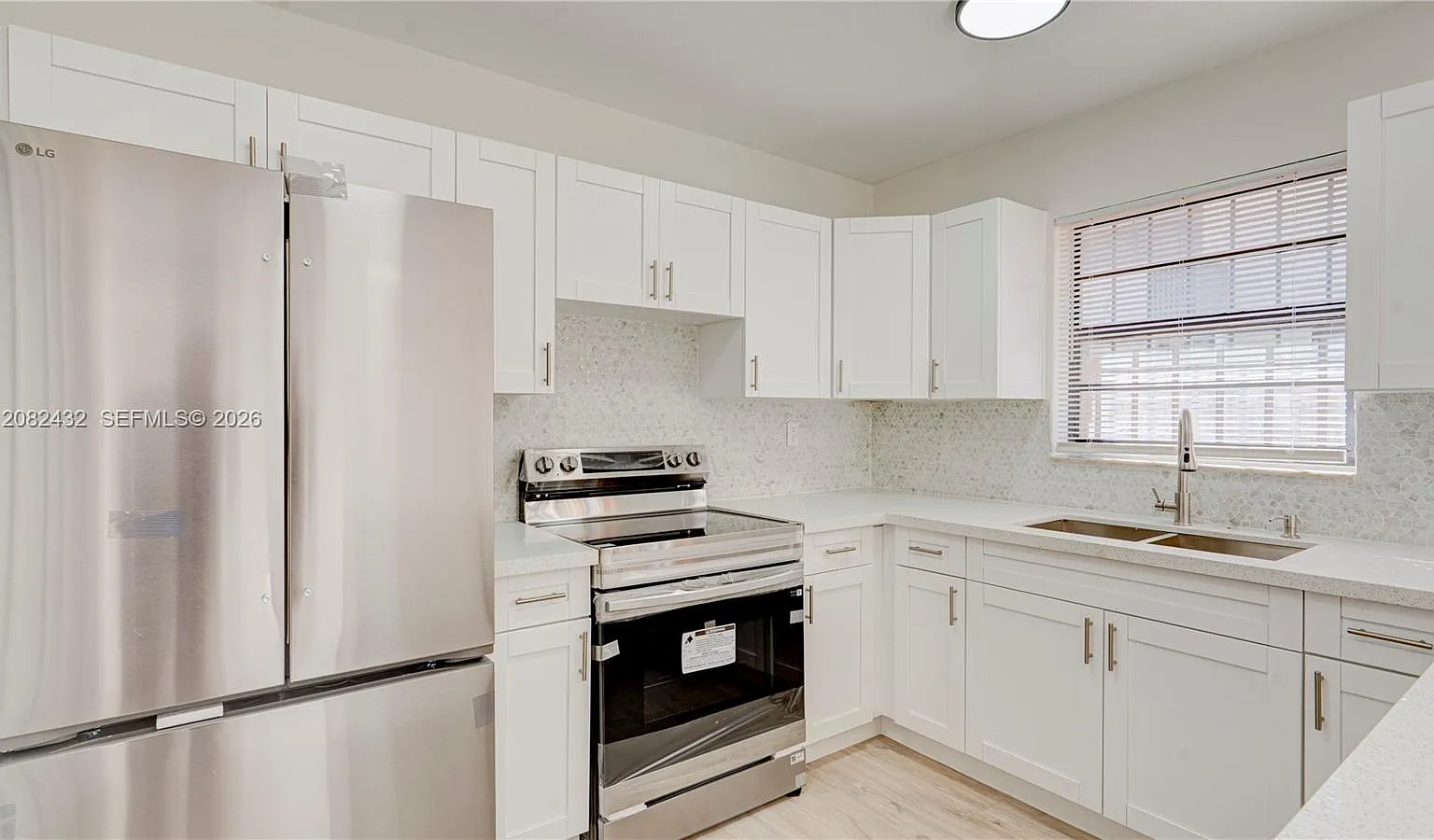 University Villas Condo — Photo 3
