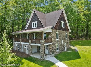 238 Meadowside Rd, Mount Pocono, PA 18344