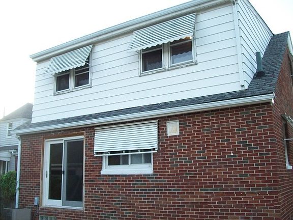3rd image of 1005 W 29th St