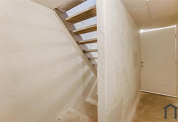 2nd image of 2521 Flanigan Ct #4