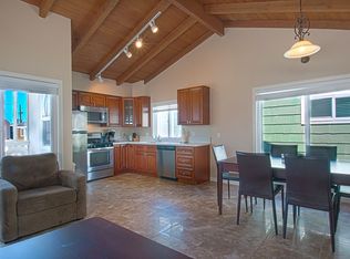 106 28th St APT B, Newport Beach, CA 92663