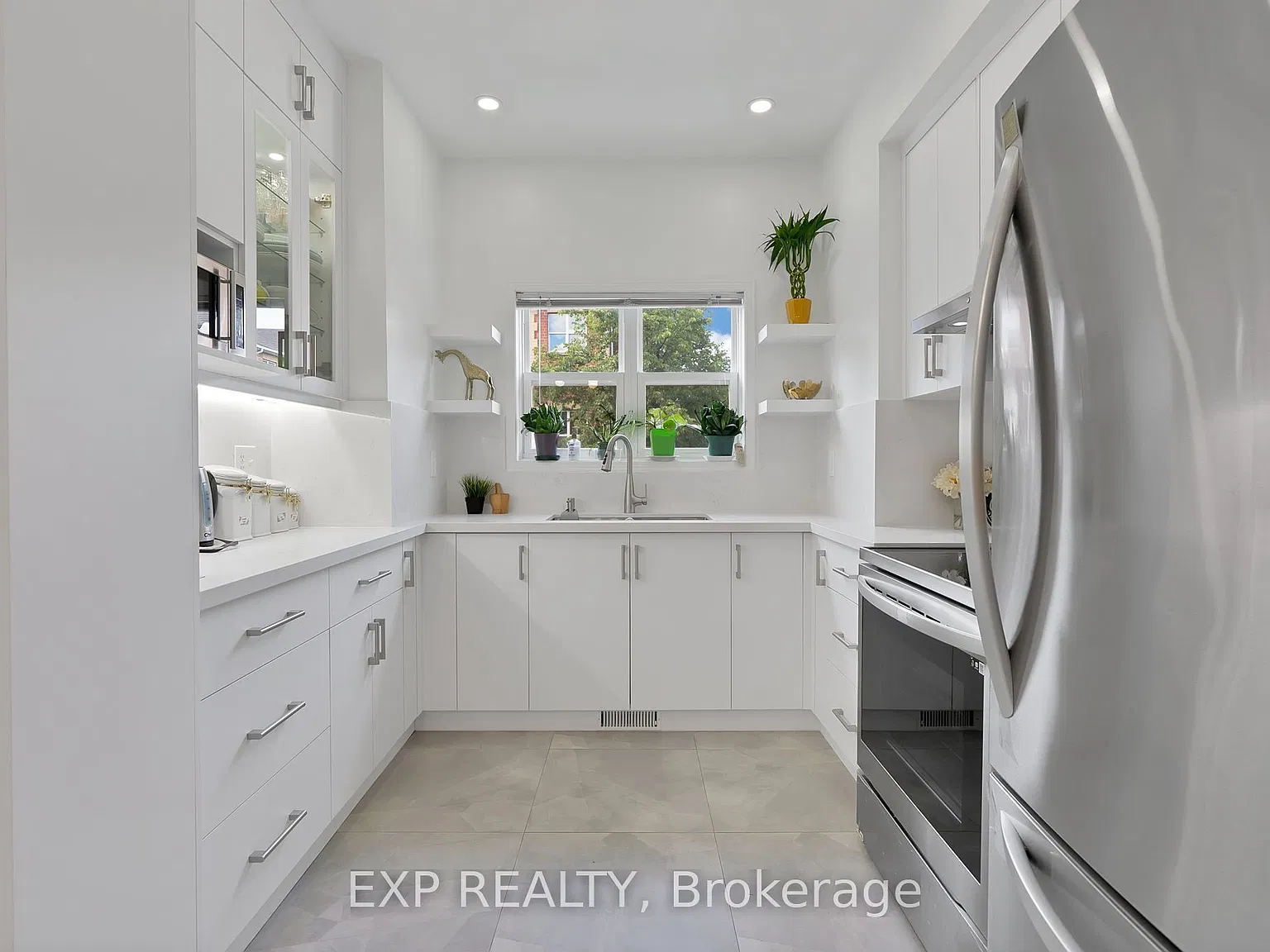 4 bed, $3,300 — Photo 3
