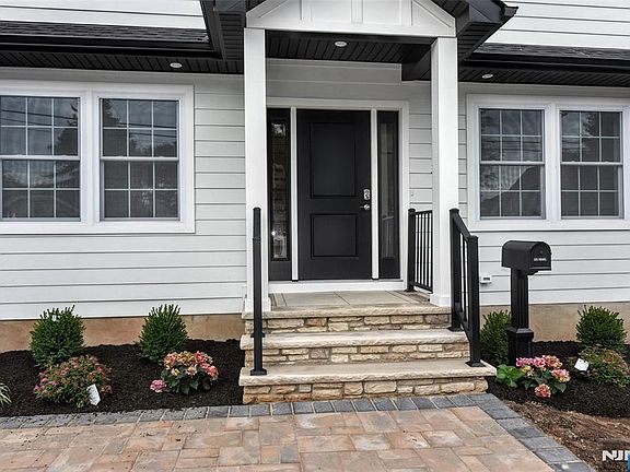 3rd image of 311 Harrison Ave