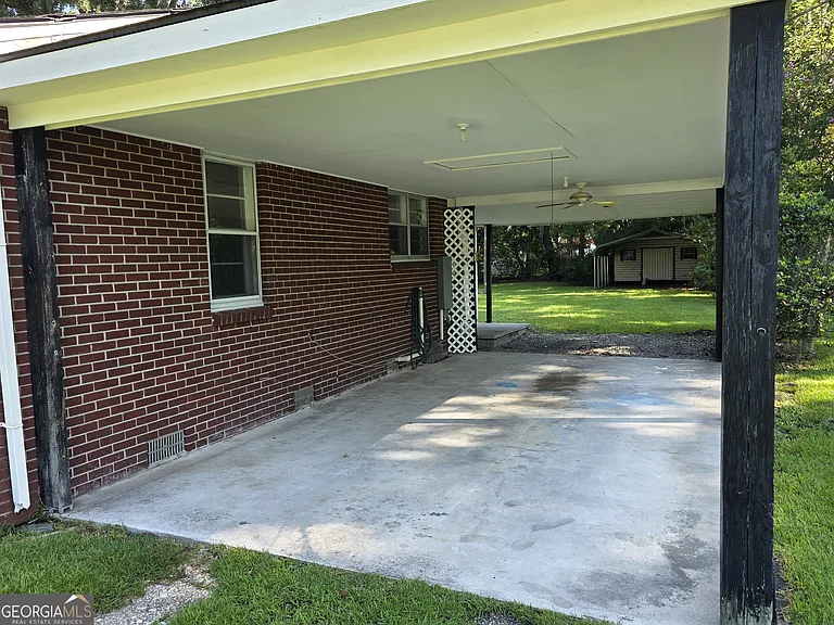 404 E Moore St — Photo 16