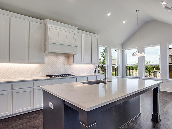 5th image of 110 Driscoll Ln