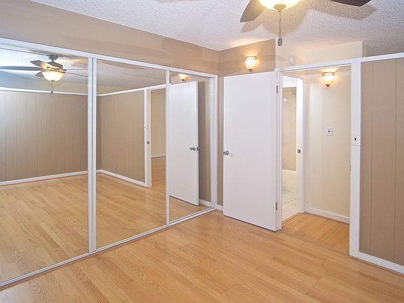 Large open bedrm/lg closets