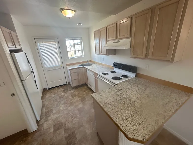 123 W Antler Ave — Photo 6