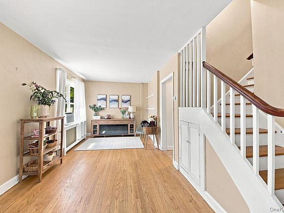 5th image of 34 Keats Avenue