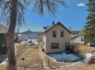 313 9th St SW, Chisholm, MN 55719