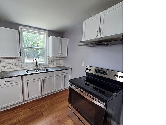 5th image of 60 Stevens Ave