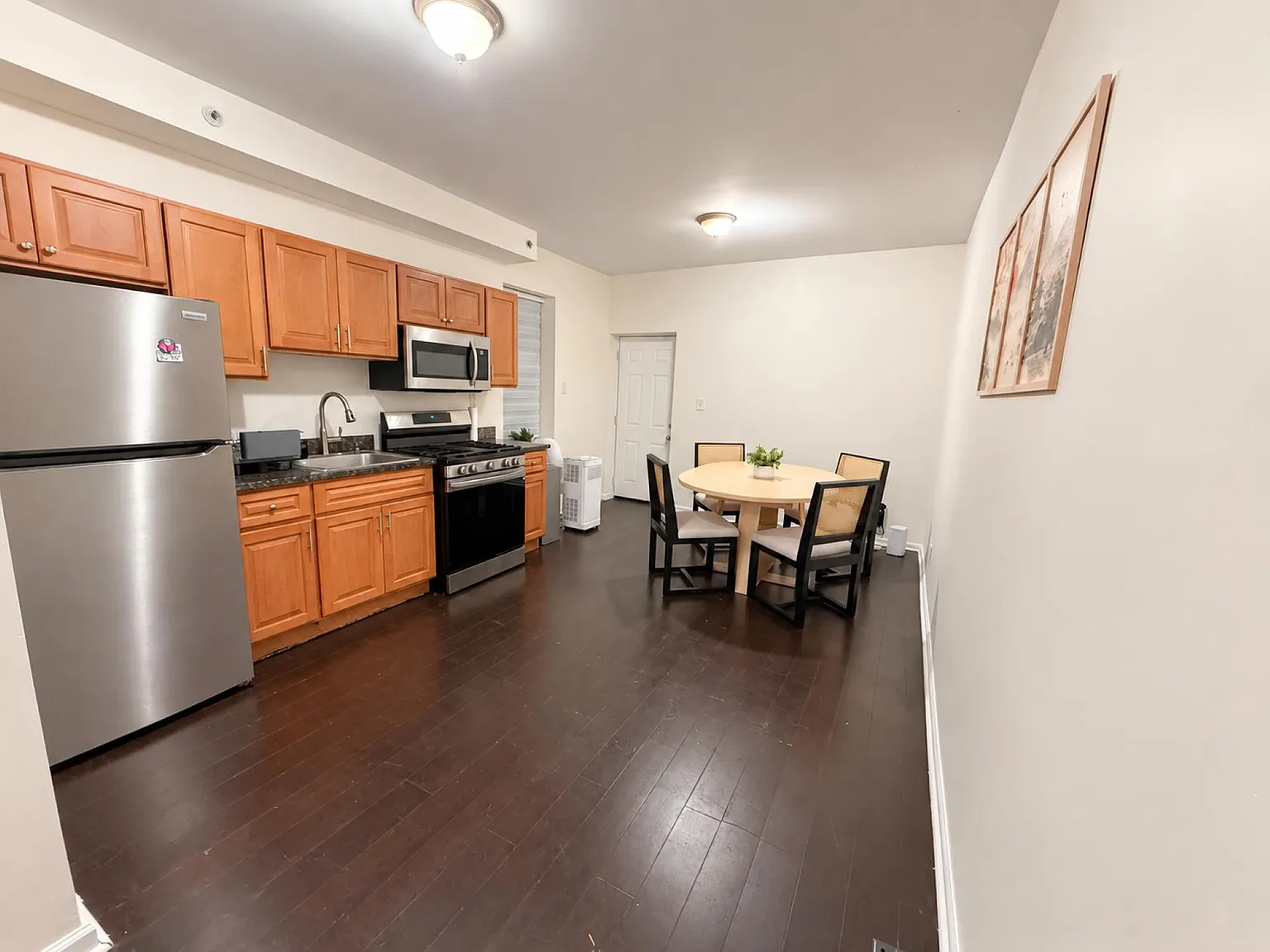 2 bed, 1.0 bath, 540 sqft, $923 — Photo 2