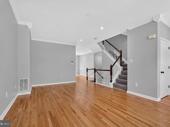 4th image of 2721 Harris Ln