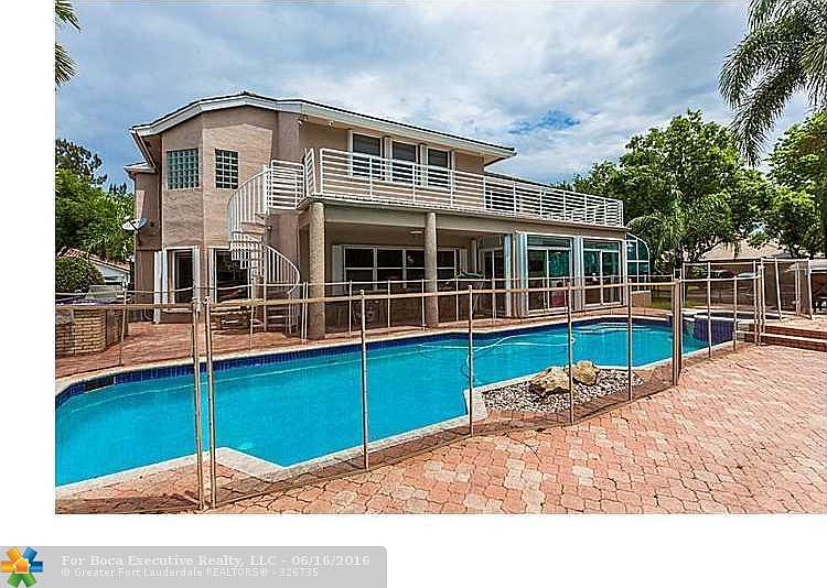 Home For Sale In Stirling Village