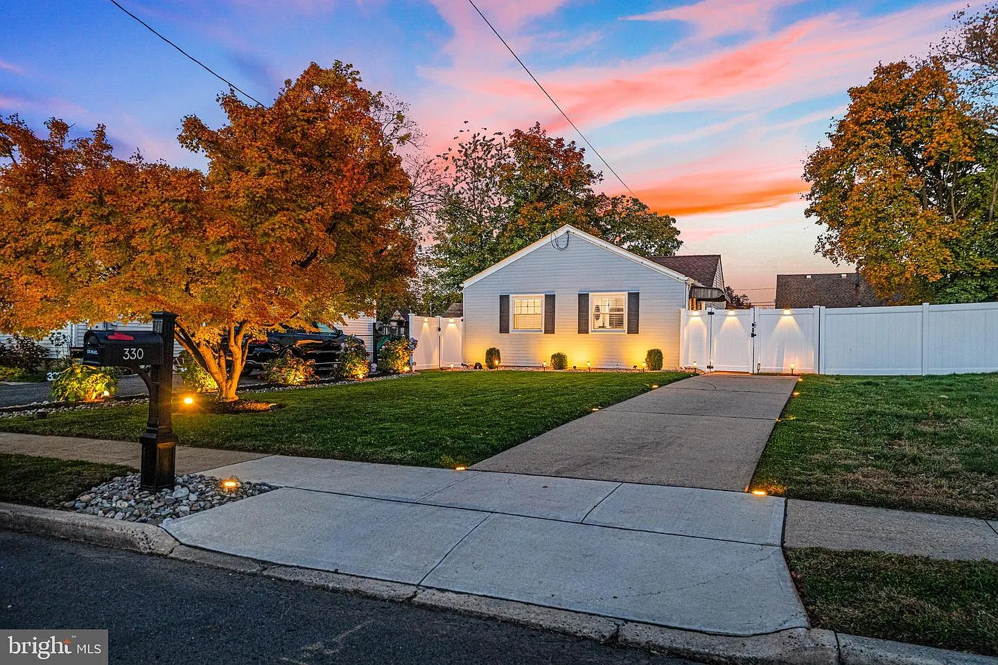 330 McAdoo Ave photo 1