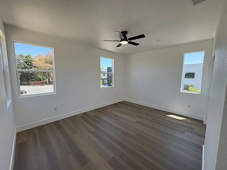 1689 Tecado Dr — Photo 6