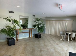 7900 Camino Cir APT 403, Miami, FL 33143