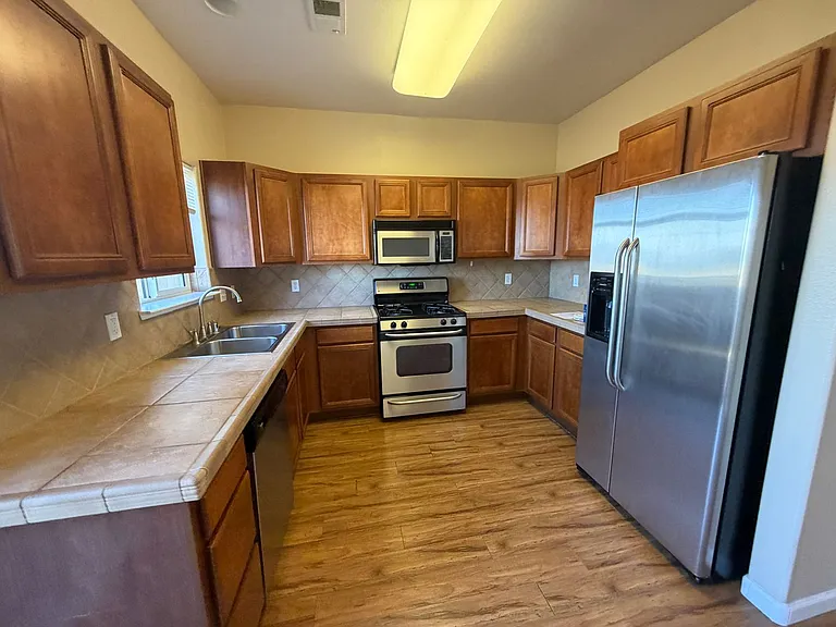260 John Eugene Ct — Photo 5