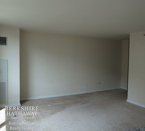 4th image of 33 W Ontario St APT 30D