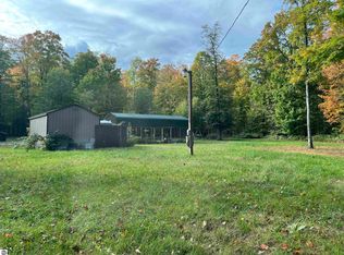 5699 Greenleaf Ln, Grawn, MI 49637