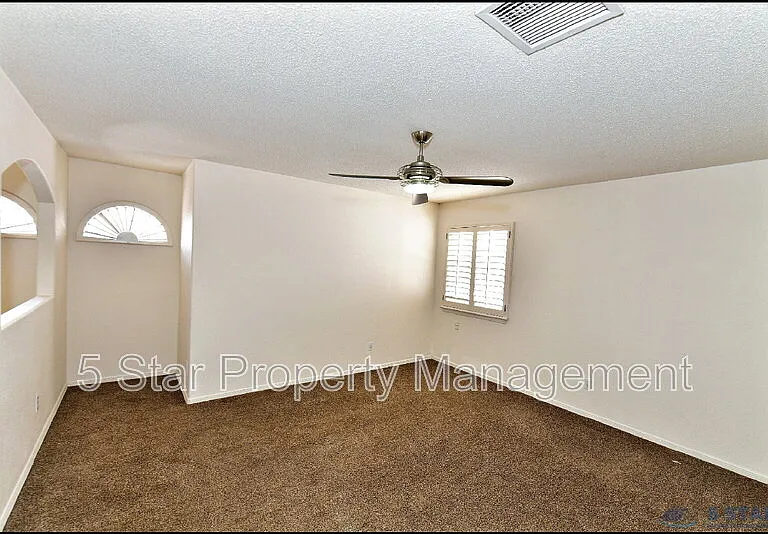 6372 Franklin Ridge Dr — Photo 29