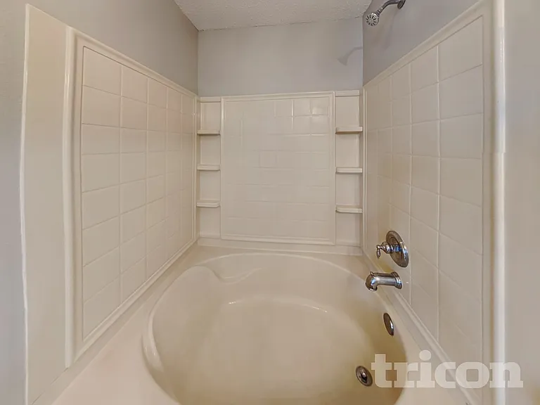 6219 Monteo Ln — Photo 10