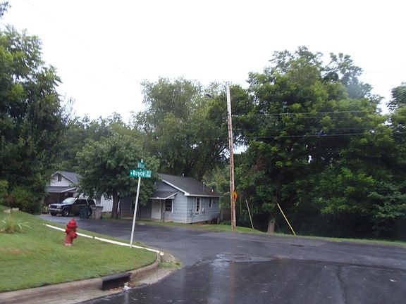 4th image of 506 Allison Ave